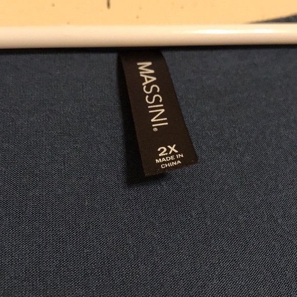 💜Blouse with Flowly sleeves💜 - Picture 3 of 3